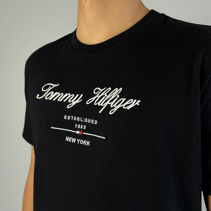 Camiseta Tommy Hilfiger Preta Masculina Malha Importada